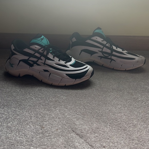 Reebok Zig Kinetica 2.5s - Picture 2 of 6